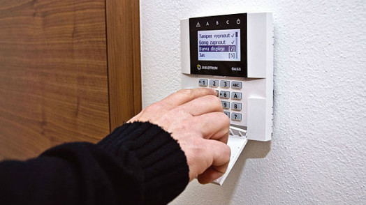 Zabezpečovací systémy Jablotron a Paradox